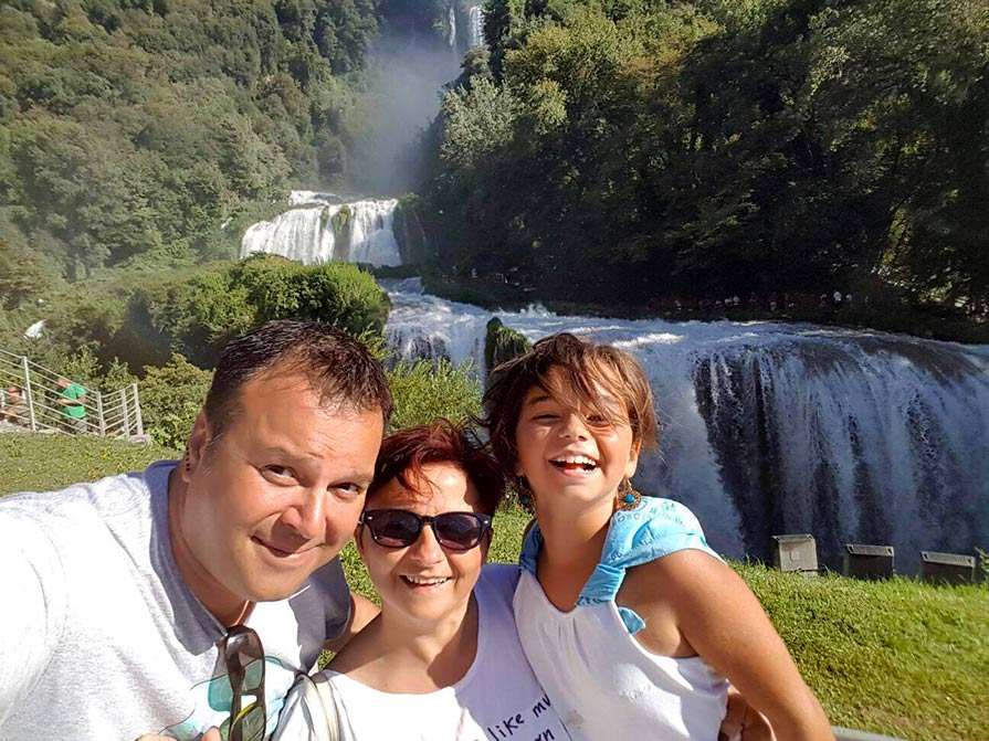 vacanze estive 2016: noi tre in un selfie davanti alla cascata delle marmore